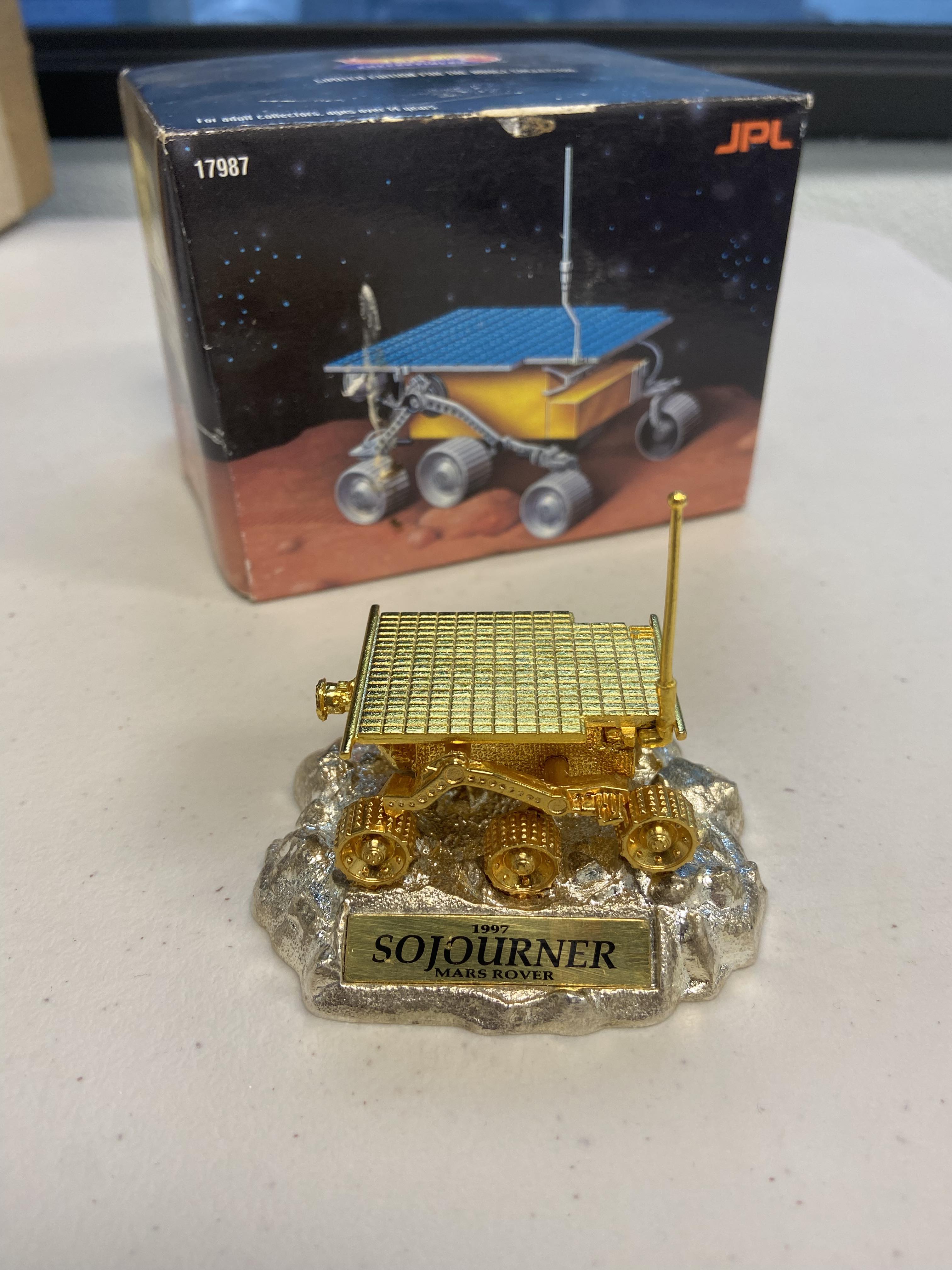 ミニカー Sojourner Mars Rover s-l400.jpg